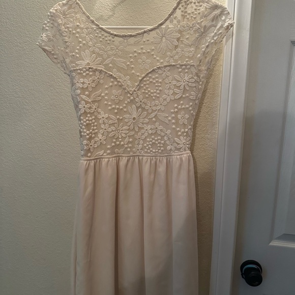 Windsor Cream Floral Lace Dress - Picture 1 of 3